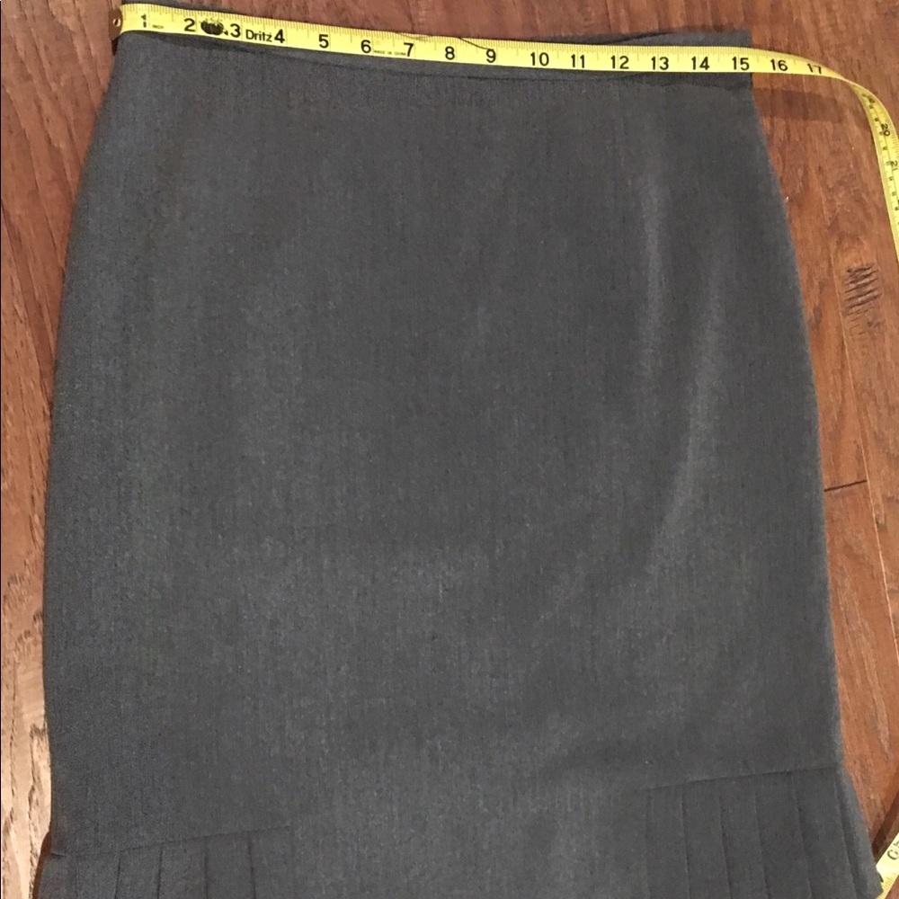 Worthington Gray Pleated Hem Skirt
